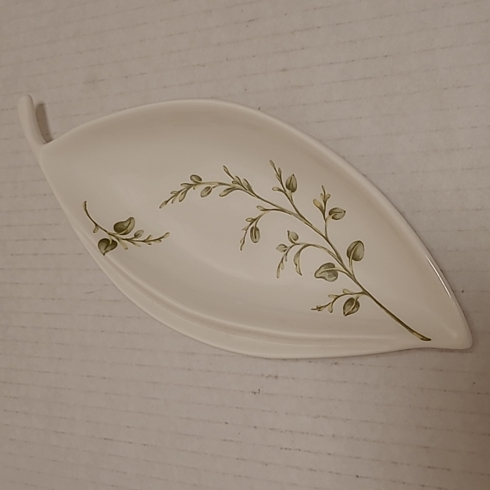 Partylite Herbal Spring Leaf Shaped Tea Candle Holder
